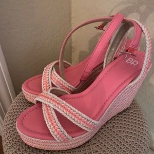 Summer wedges